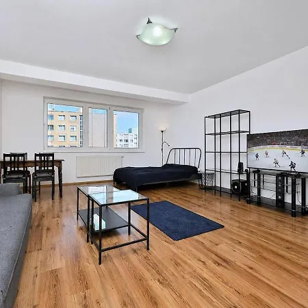 Modern With Parking, 10 Minutes To The Center, Netflix * Братислава