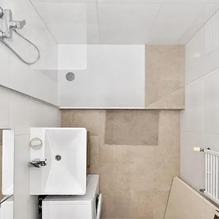 Modern With Parking, 10 Minutes To The Center, Netflix * Братислава
